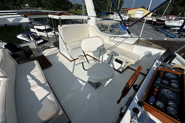 36ft Marine Trader Yacht For Sale