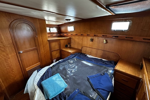 Photo of the 1990 Marine Trader 