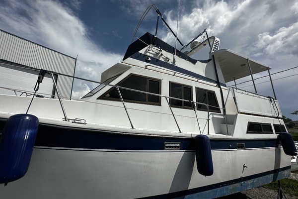 Photo of the 1990 Marine Trader 