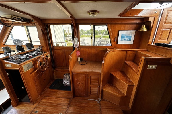 36ft Marine Trader Yacht For Sale