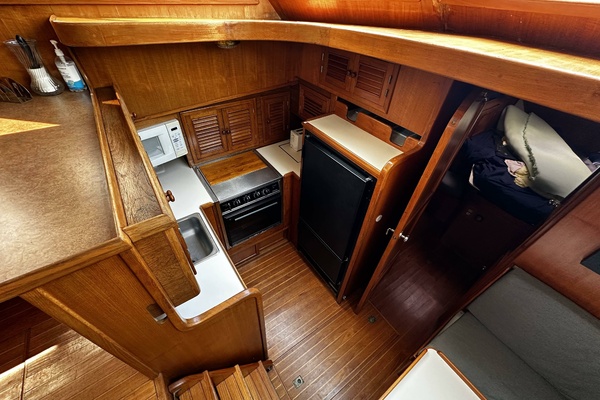 36ft Marine Trader Yacht For Sale