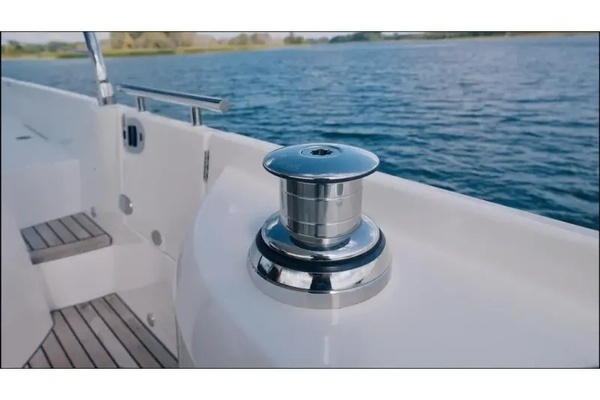 2018 Present Yachts 52