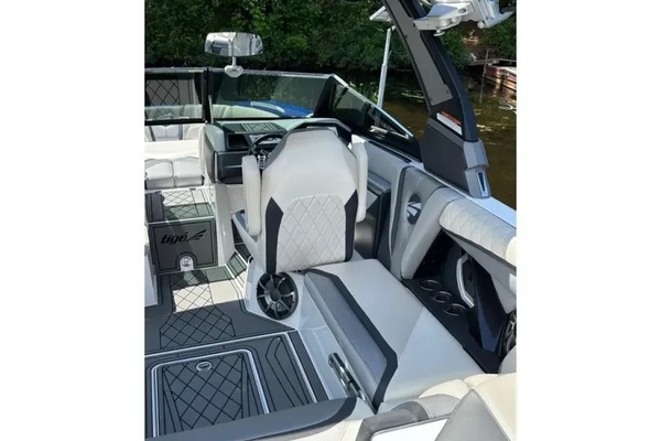 2017 Tige Boats RZX3 23ft Tige Yacht For Sale