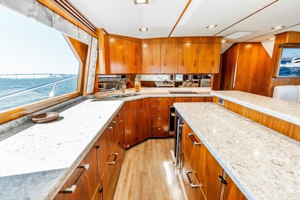 2018 Viking 72
