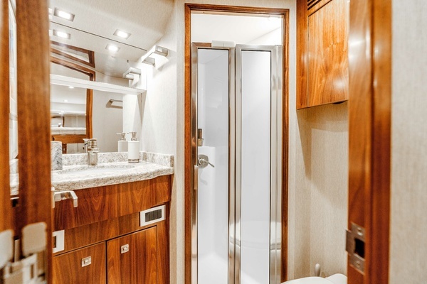 2018 Viking 72