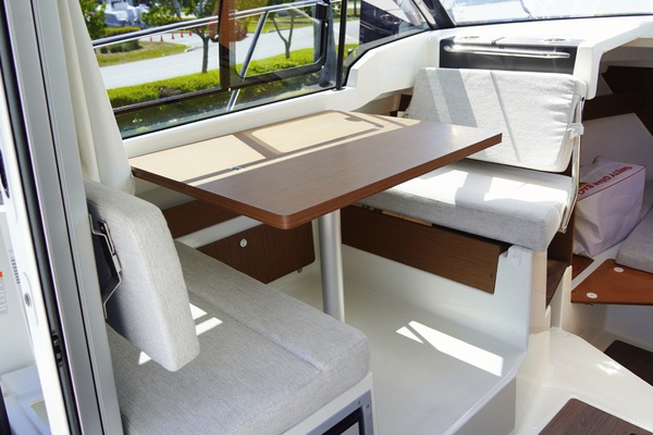 26ft Jeanneau Yacht For Sale