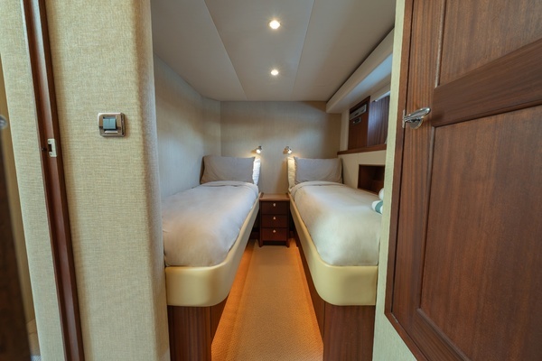 2007 Pacific Mariner 65