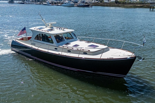 2006 Hinckley 44