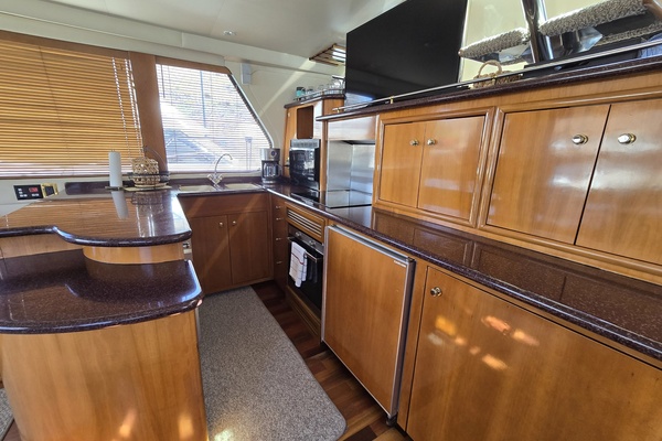 Marlin Monroe 57ft Carver Yacht For Sale