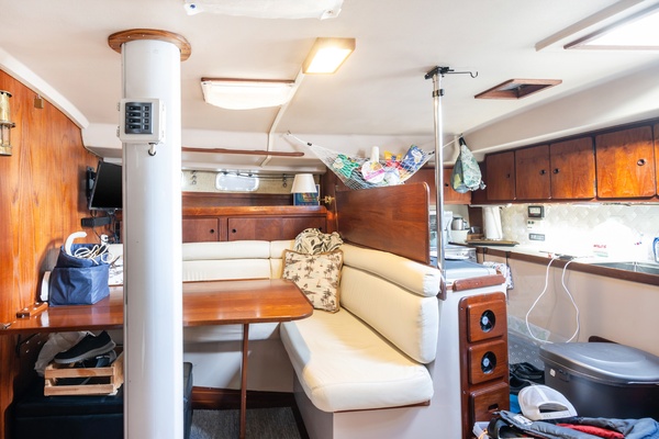 One Love 41ft Catalina Morgan Yacht For Sale