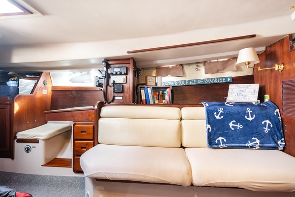 One Love 41ft Catalina Morgan Yacht For Sale