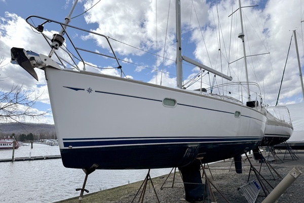 Photo of the 2003 Jeanneau Sun Odyssey 35