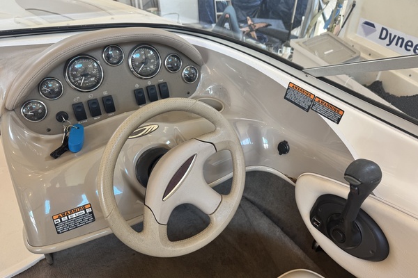 18ft Maxum Yacht For Sale