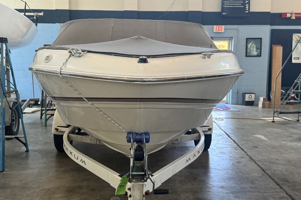 18ft Maxum Yacht For Sale