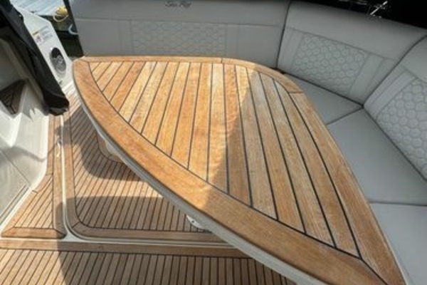 2021 Sea Ray 32