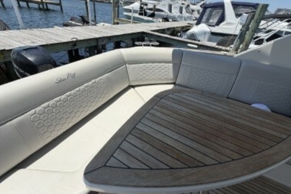 2021 Sea Ray 32