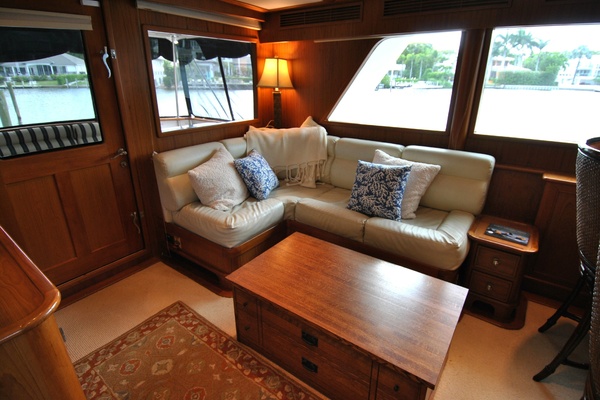 Salon Port Side