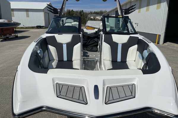 Mastercraft XT24 24ft Mastercraft Yacht For Sale