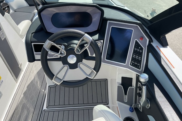 Mastercraft XT24 24ft Mastercraft Yacht For Sale