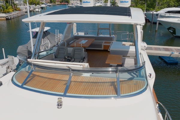 2014 Pre Owned 78 Fairline.00_00_25_09.Still008