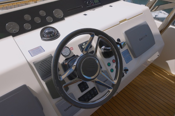 2014 Pre Owned 78 Fairline.00_00_35_16.Still002