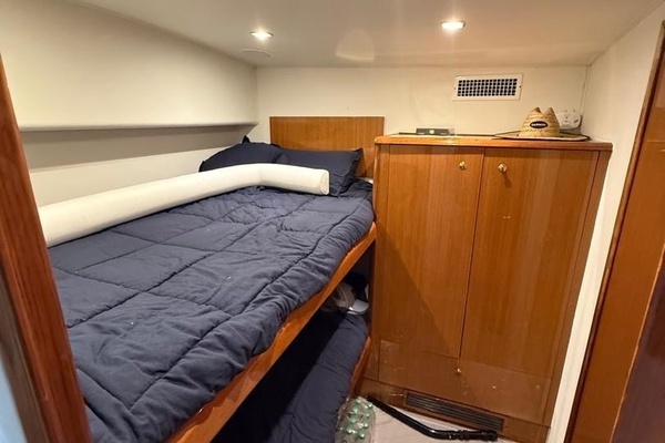 2003 Viking 48