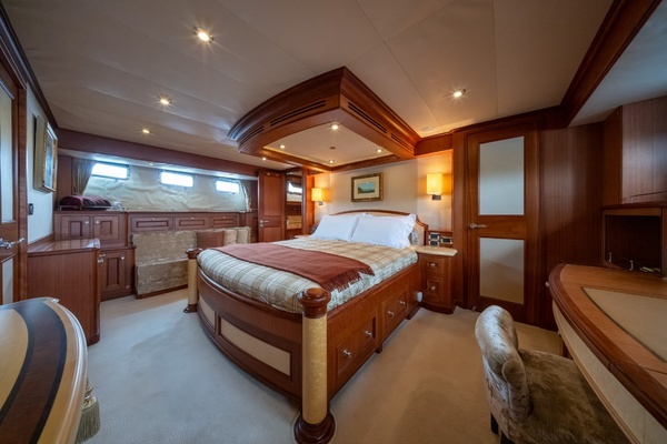 Marlow Explorer 72E-CB Yacht For Sale