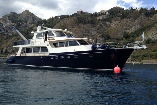 77-ft-Marlow-2010-Explorer 72E-CB-FIDDLERS DREAM   Malta  yacht for sale