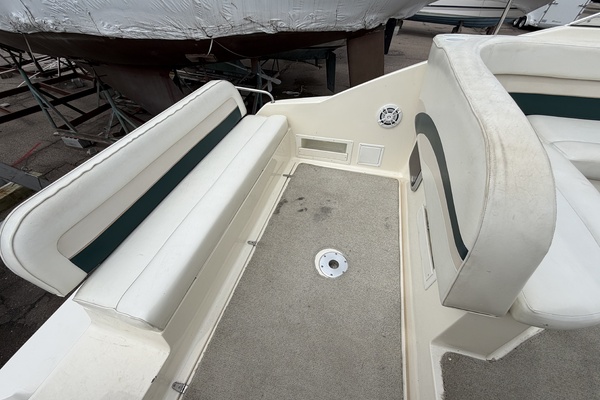 26ft Rinker Yacht For Sale