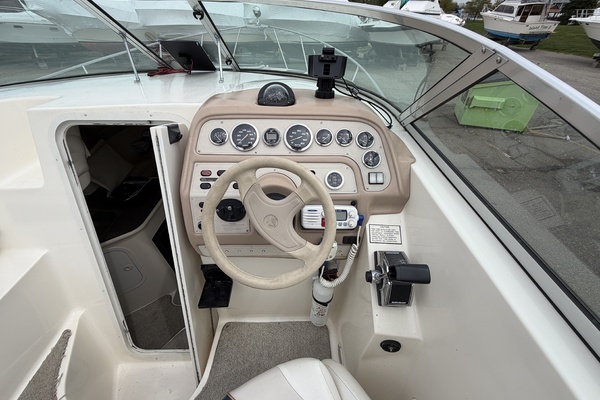 26ft Rinker Yacht For Sale