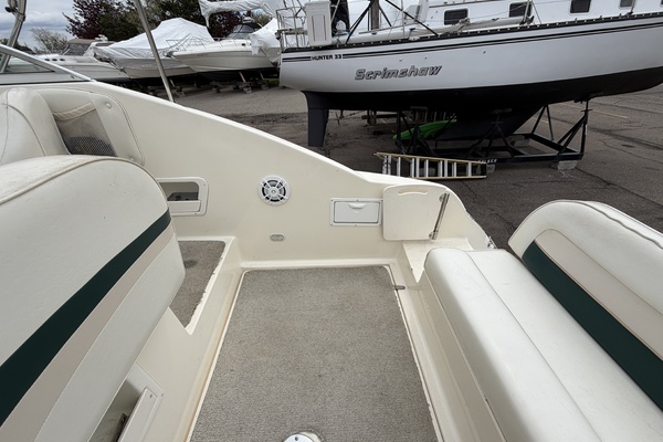 26ft Rinker Yacht For Sale