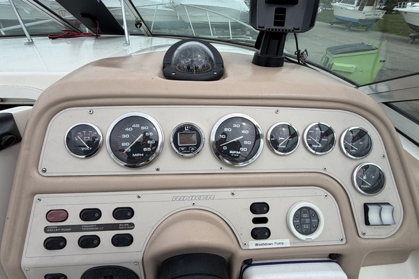 26ft Rinker Yacht For Sale