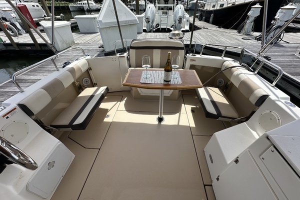 Seahorse 33ft Cutwater Yacht For Sale