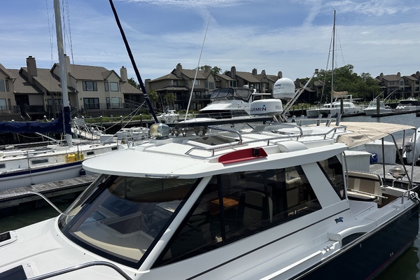 Seahorse 33ft Cutwater Yacht For Sale