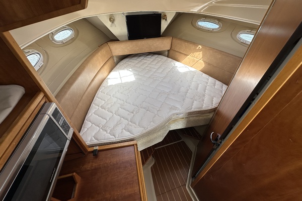 Seahorse 33ft Cutwater Yacht For Sale