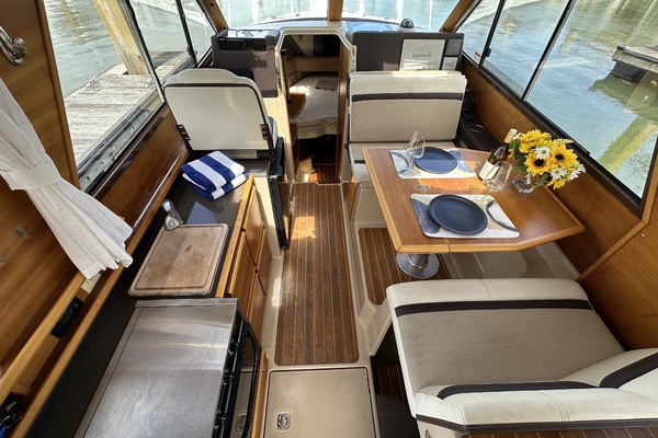 Seahorse 33ft Cutwater Yacht For Sale