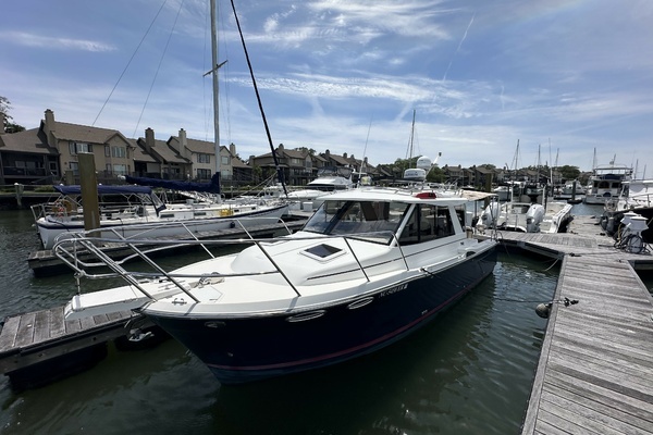 33-ft-Cutwater-2016-C-28 LE-Seahorse Seabrook Island South Carolina United States  yacht for sale