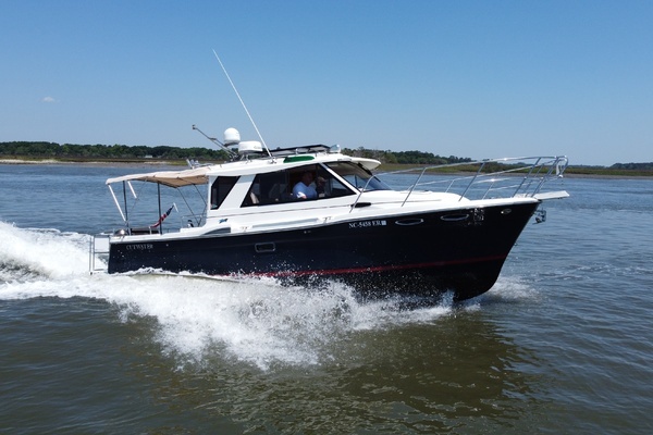 Photo of the 2016 Cutwater C-28 LE "Seahorse"
