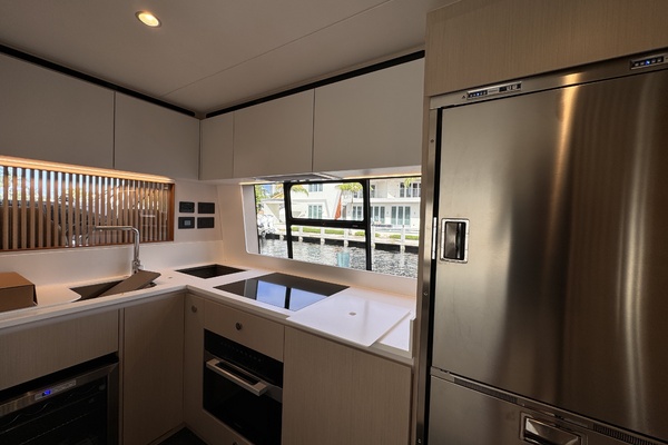 69ft Azimut Yacht For Sale
