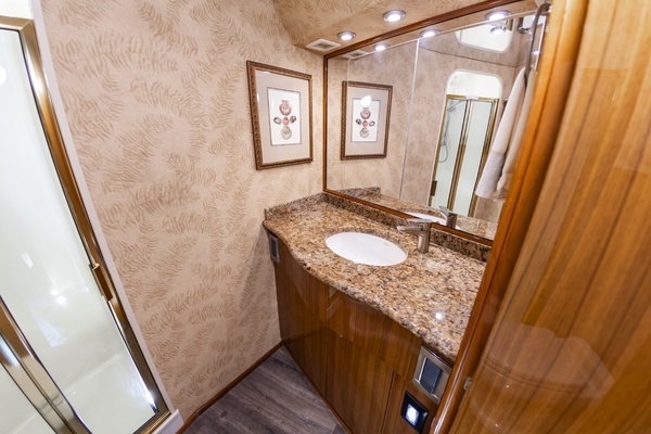2006 Viking 61