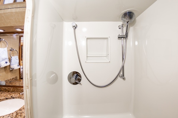 2006 Viking 61
