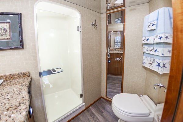 2006 Viking 61