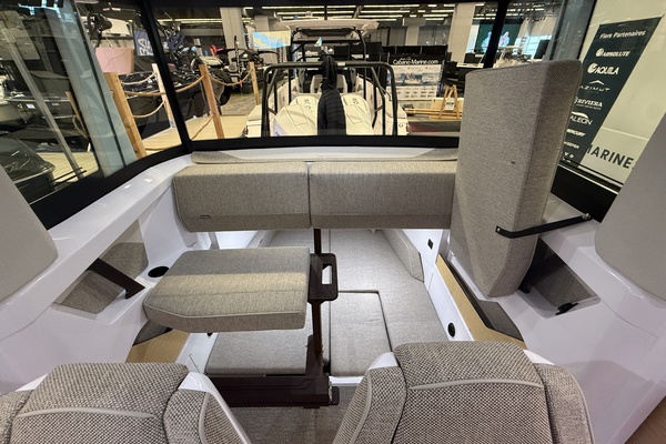 31ft Axopar Yacht For Sale