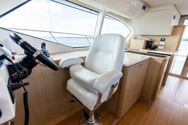 2021 Aquila 44