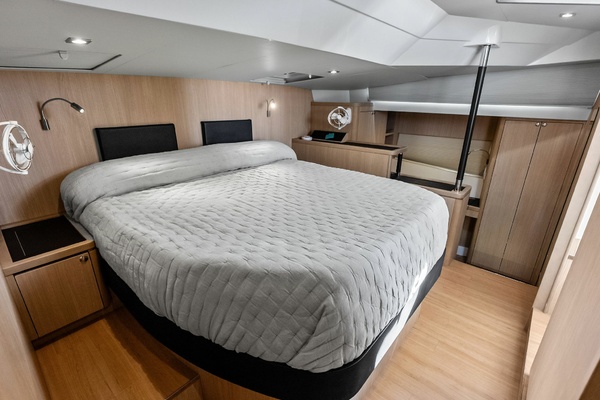 Decadence 44ft Aquila Yacht For Sale