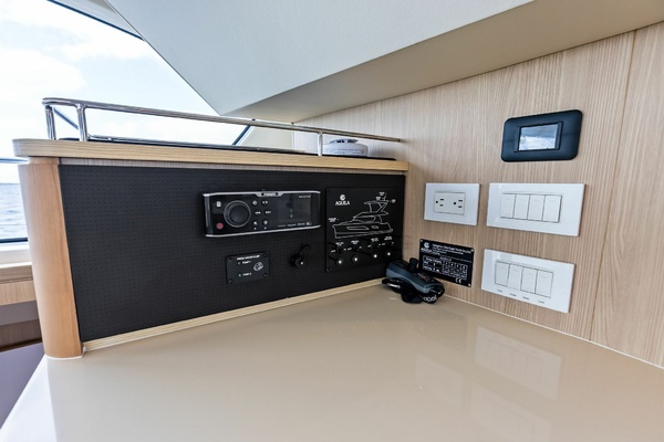 Decadence 44ft Aquila Yacht For Sale