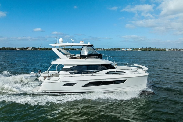 Decadence 44ft Aquila Yacht For Sale