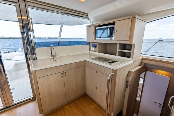 2021 Aquila 44