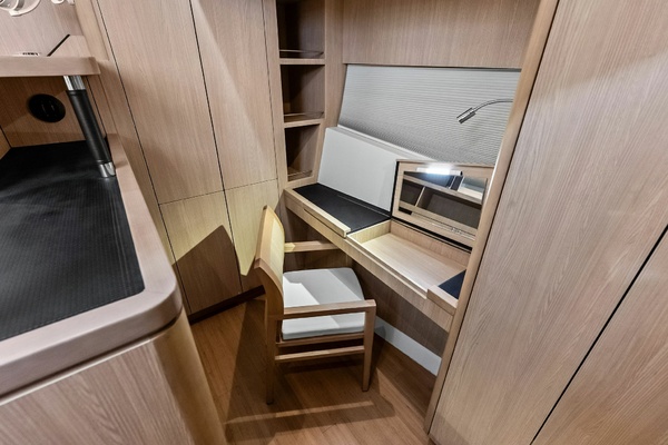 Decadence 44ft Aquila Yacht For Sale