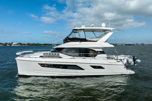 2021 Aquila 44
